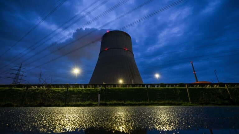 04-inzwischen-vom-netz-gegangen-das-atomkraftwerk-emsland-ffdcff6d70a7576b.jpg