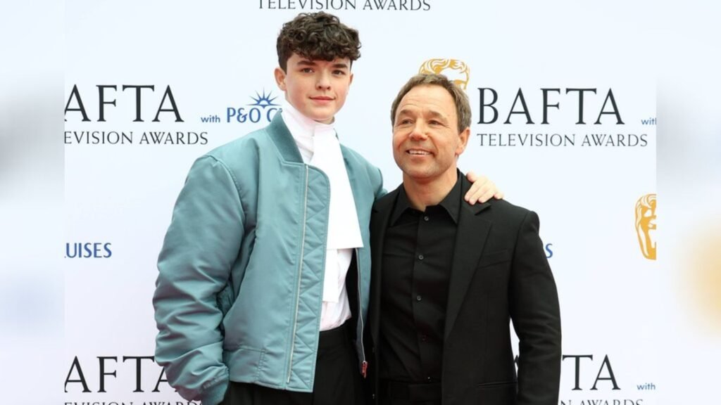 11-bafta-regen-fuer-die-netflix-serie-16-9-spoton-article-1142914.jpg