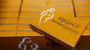12-medikament-mit-dem-wirkstoff-mifepriston-2022298ab6400185.jpg