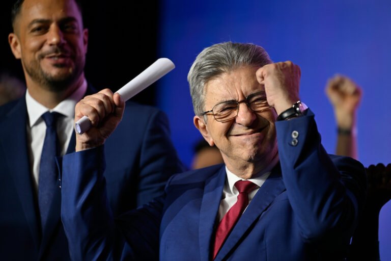 1777842737-melenchon.jpg
