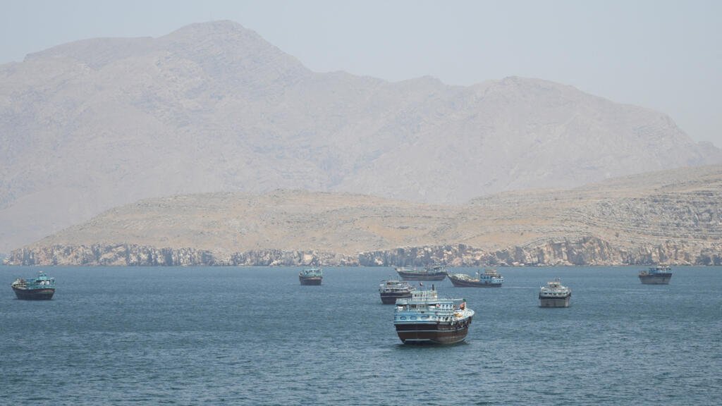 2026-05-08T101245Z-165757702-RC2W4LAFV67I-RTRMADP-3-IRAN-CRISIS-OMAN-HORMUZ.jpg