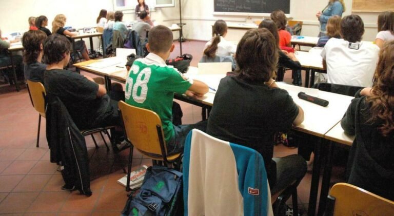 9510423_04070335_classe_prof.jpg