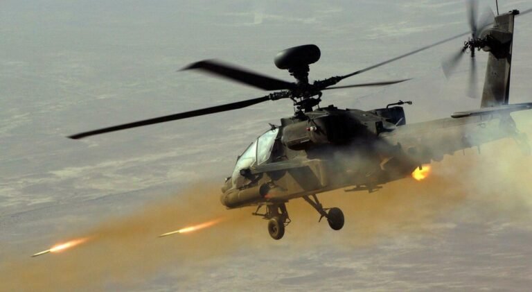 9513143_05164513_apache_bombardamento.jpg
