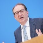 Alexander-Dobrindt-CSU-Bundesinnenminister-nimmt-an-der-Pressekonferenz-zur-Vorstellung-des-BKA-Bund.jpeg