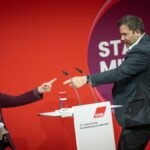 DGB-Vorsitzende-Yasmin-Fahimi-mit-Bundesfinanzminister-Lars-Klingbeil.jpg
