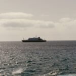 Ein-Blick-auf-das-Kreuzfahrtschiff-Hondius-bei-Praia-Kap-Verde-Nach-einem-ungewoehnlichen-Ausbruch-d.jpeg