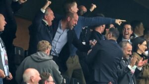 Fussball-Maenner-Europa-League-SC-Freiburg-Aston-Villa-Finale-Tuepras-Stadyumu-Istanbul-Der-britisch.jpeg