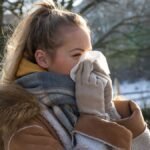 Starke-Niesattacken-und-ein-juckender-Rachen-deuten-eher-auf-eine-Allergie-als-auf-eine-Erkaeltung-h.jpeg