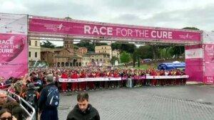 a_roma_l_onda_rosa_per_race_for_the_cure_spot_e_prevenzione_tumore_al_seno_-_video.jpeg