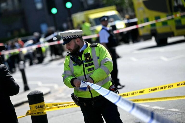 afp_poliziotto_londra.jpeg