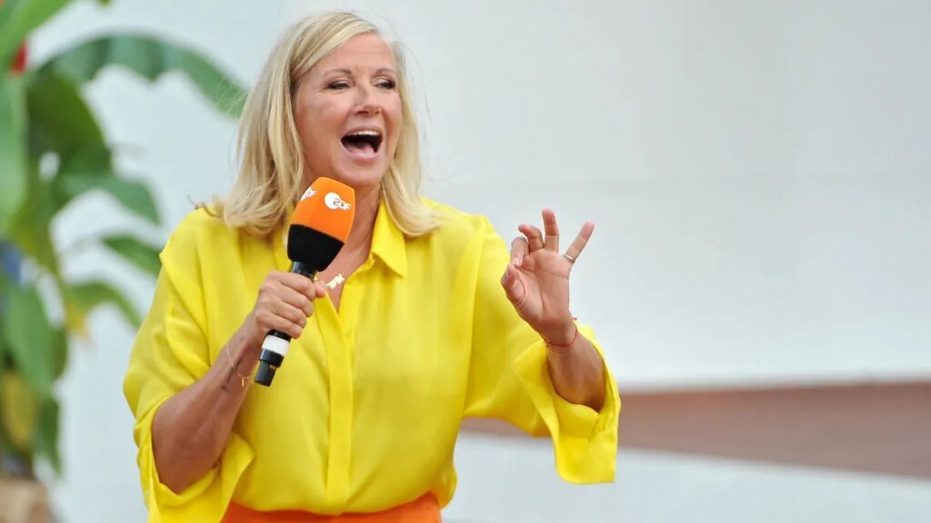 andrea-kiewel-die-moderatorin-des-zdf-fernsehgarten-auf-dem-showgelaende-in-mainz.jpg
