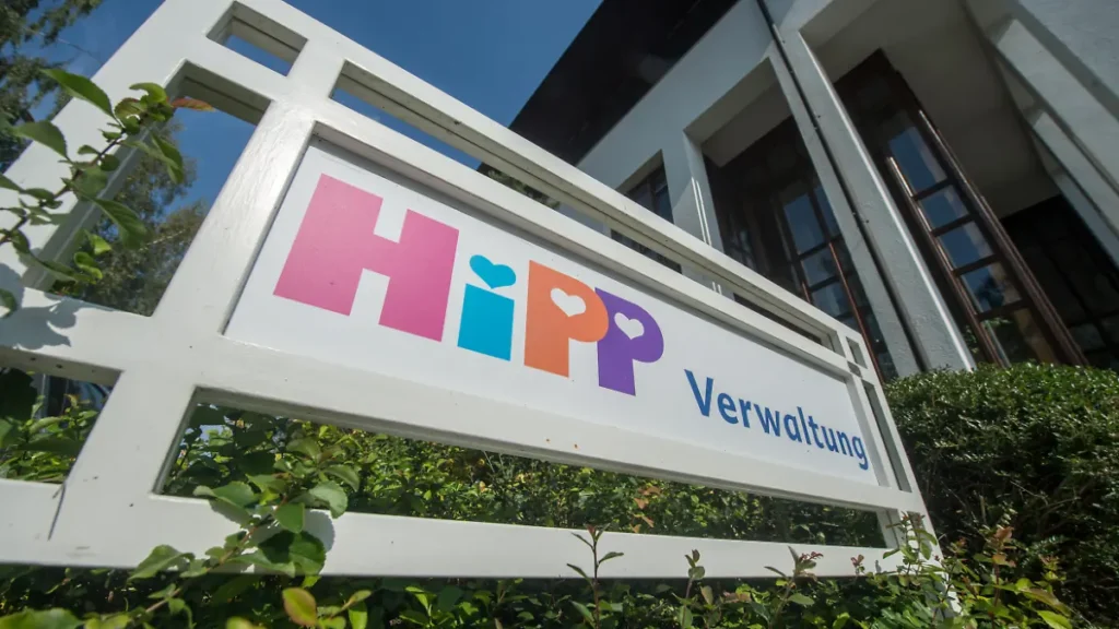 archiv-die-firmenzentrale-des-babynahrungherstellers-hipp-aufgenommen-am-28092016-in-pfaffenhofen-an.webp