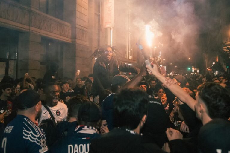 b9996f5_upload-1-gyelmbvc7tw6-06052026-1a0a9222-supporteur-psg-demi-finale-ldc-carrot.jpg