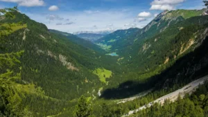 das-salzburger-land-sichern-sie-sich-einen-luxusurlaub-im-4-sterne-hotel-inklusive-verpflegung-und-s.webp