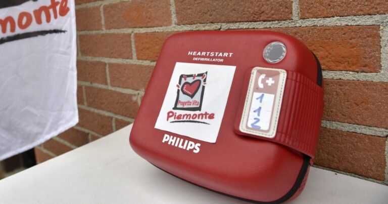 defibrillatore-1200.jpg
