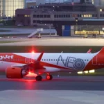 eine-easyjet-maschine-kommt-am-morgen-am-flughafen-hamburg-an-archivbild-die-britische-fluggesellsch.webp