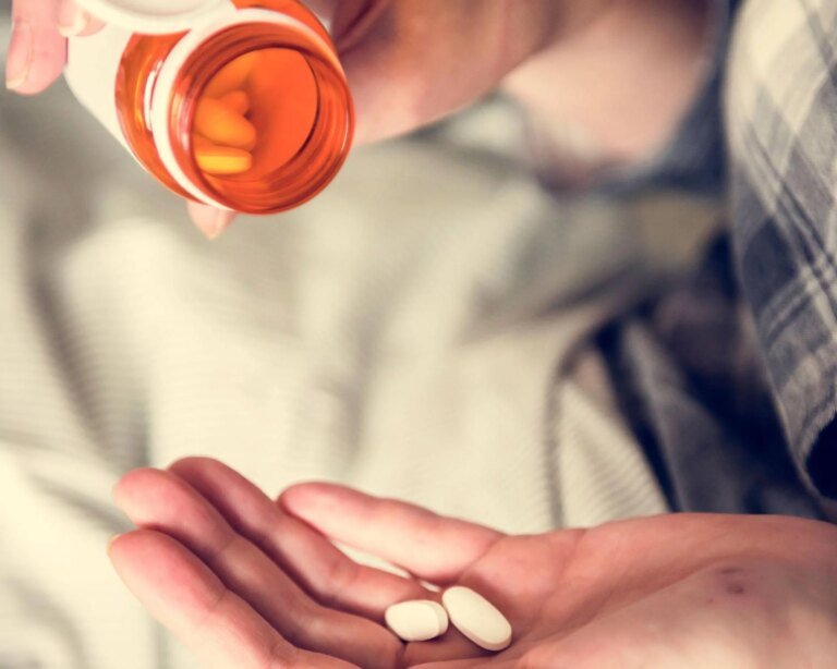 farmaci_mani_123rf_free_1-1-1260025765.jpeg