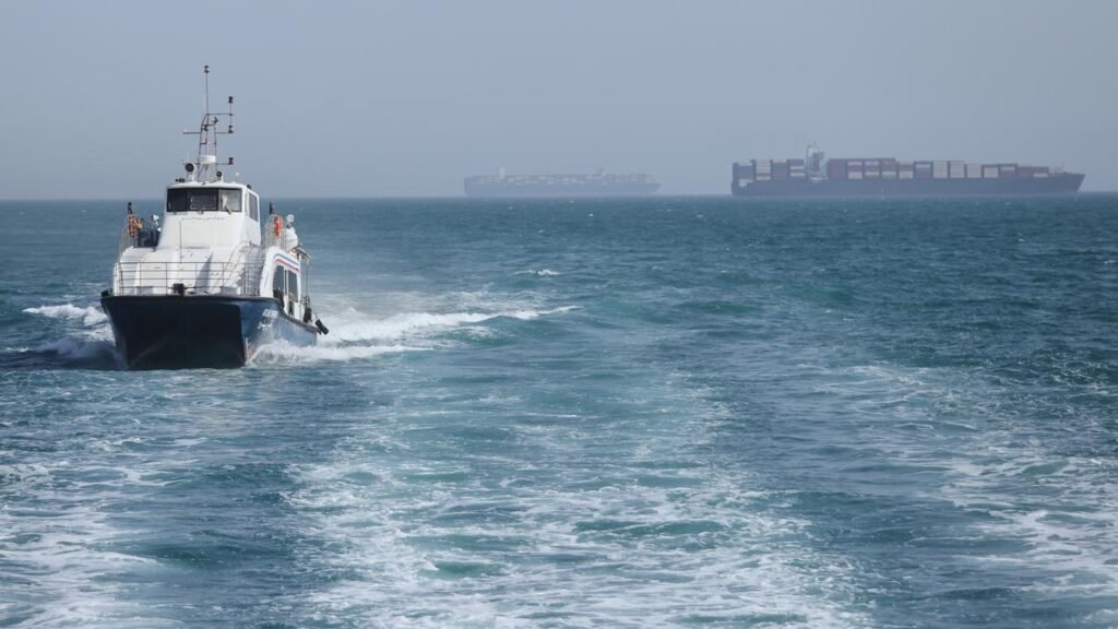 iran-bandar-abbas-strasse-hormus-patrouillenboot-1001280x720.jpeg