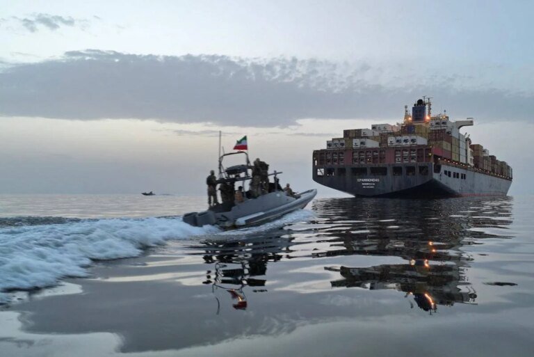 iran_hormuz_barche_afp.jpeg