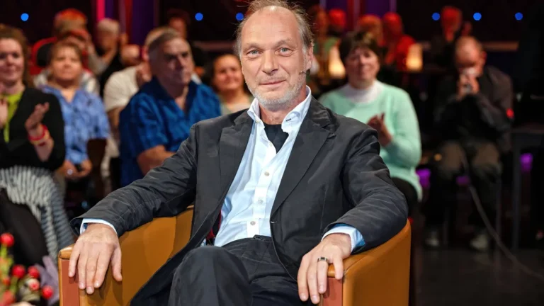 mdr-riverboat-schauspieler-martin-brambach-anlaesslich-der-aufzeichnung-der-mdr-talkshow-riverboat-a.webp