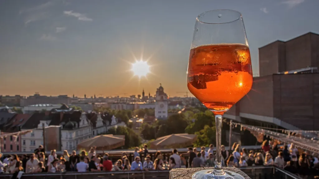 muenchen-deutschland-20-juni-2025-im-bild-das-eindrucksvolle-bild-faengt-die-lebendige-atmosphaere-e.webp