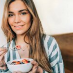 muesli-mit-obst-zum-fruehstueck.jpg