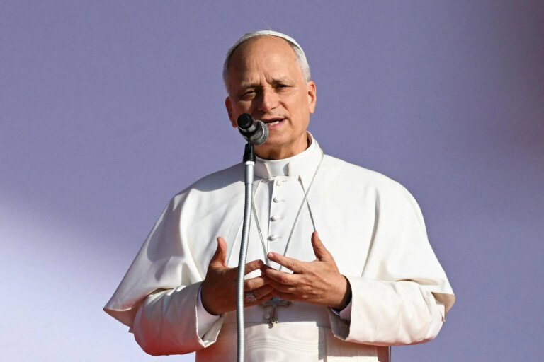 papa_microfono_afp.jpeg