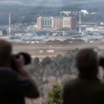 planespotter-schauen-vom.webp.webp