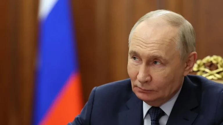 russian-president-vladimir-putin-met-with-kamaz-ceo-sergey-kogogin-russian-president-vladimir-putin.webp