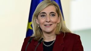 07-bundesgesundheitsministerin-nina-warken-3a1258f3b9080428.jpg