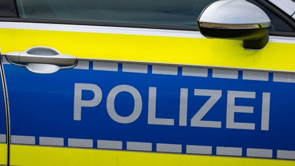 07-polizeifahrzeug-c92abbd34ef2f791.jpg
