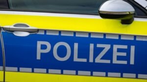 07-polizeifahrzeug-c92abbd34ef2f791.jpg