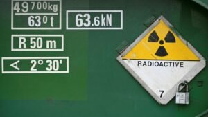 08-ein-strahlenwarnzeichen-in-fessenheim-in-frankreich-1ddabdff3315a6a3.jpg