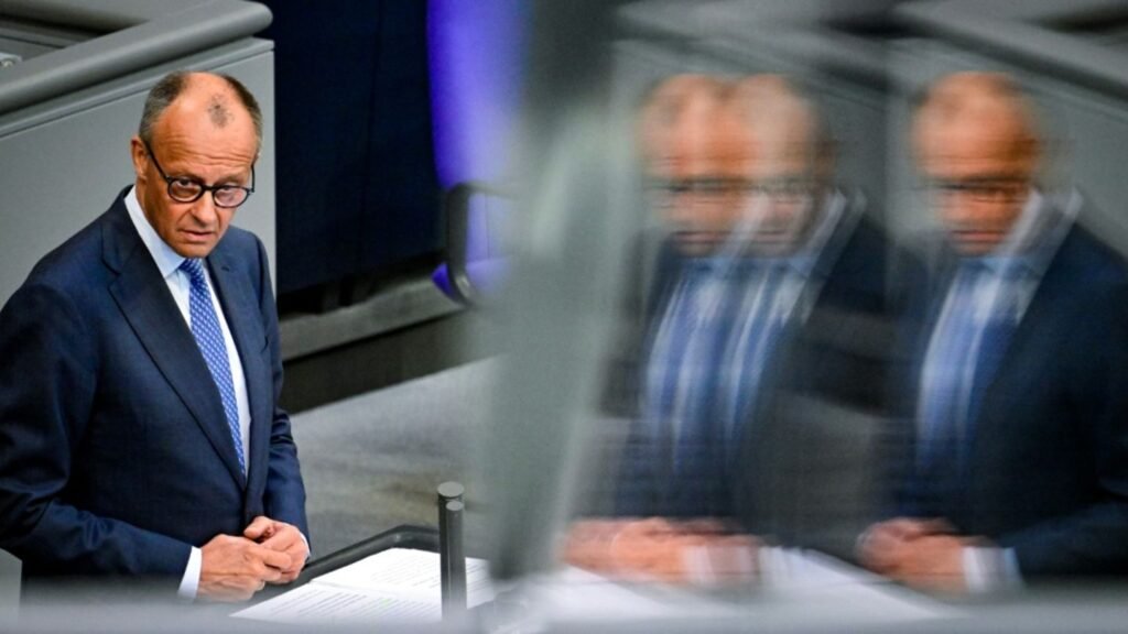 11-merz-im-bundestag-25bee6bcbc8c7881.jpg