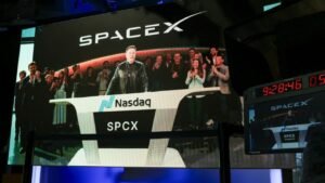 12-elon-musk-feiert-den-boersenstart-in-texas-f024ededbaa33bb8.jpg