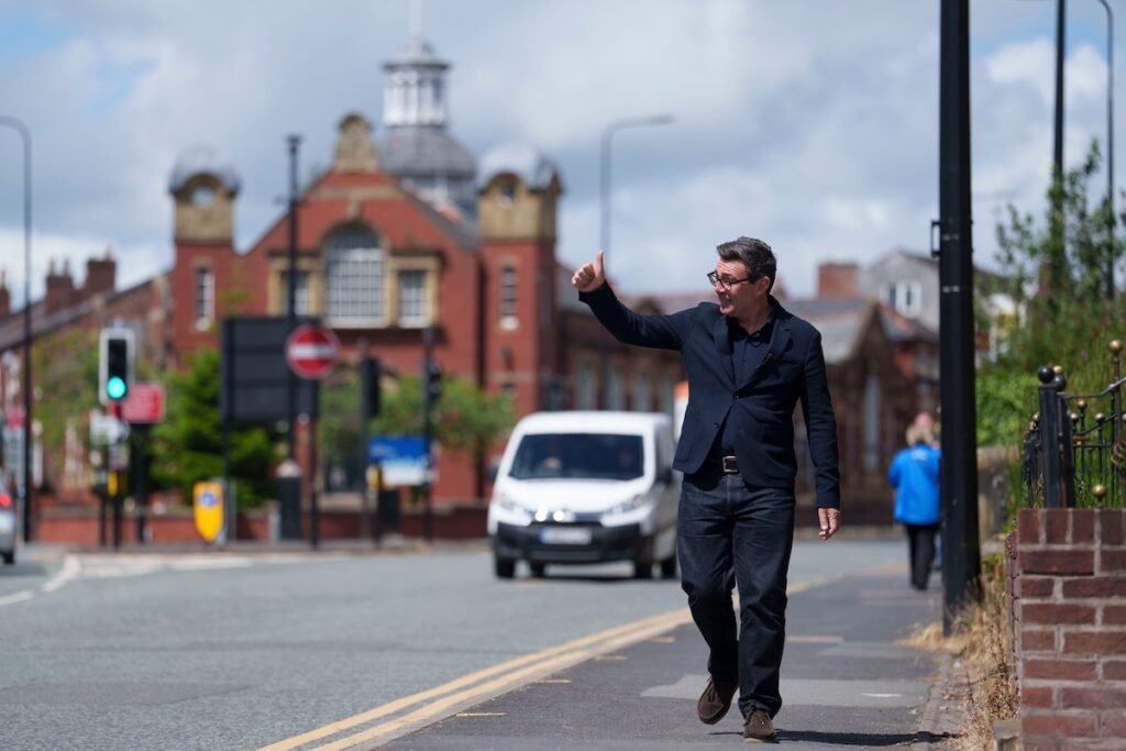 1781853358-burnham-strada.jpg