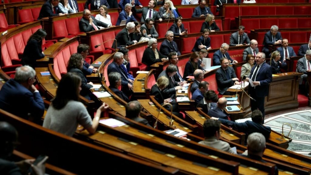 30-nationalversammlung-in-paris-a96c31a98b328aa5.jpg