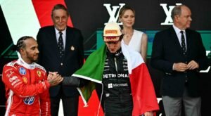 9580354_08121815_antonelli_montecarlo_podio.jpg