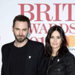 Johnny-McDaid-und-Courtney-Cox-bei-der-Verleihung-der-BRIT-Awards-2018-in-der-O2-Arena-London-21-02.jpeg