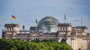 Symbolfoto-Blick-auf-das-Reichstagsgebaeude-in-Berlin-Berlin-05-06-2026.jpg