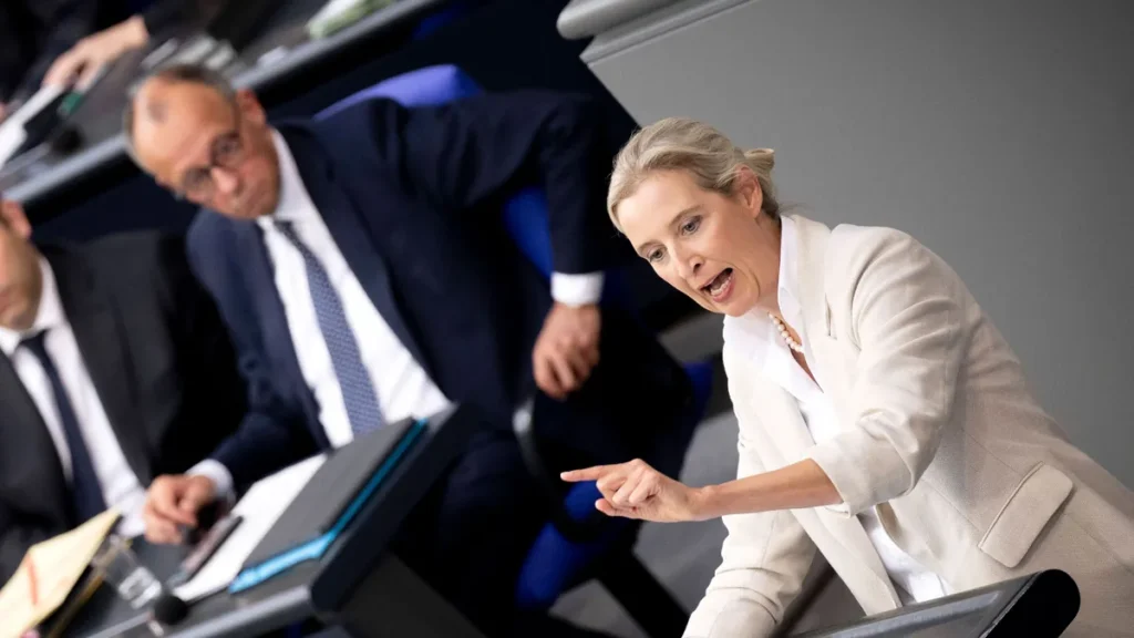 alice-weidel-friedrich-merz-regierungserklaerung-bundestag-deu-deutschland-germany-berlin-14-052025.webp