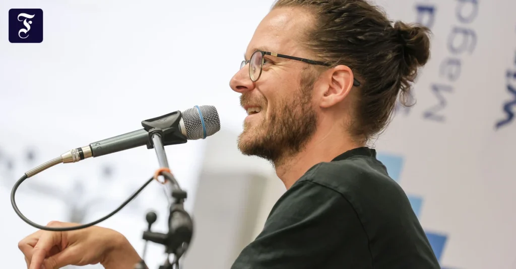 arne-semsrott-waehrend-einer.webp.webp