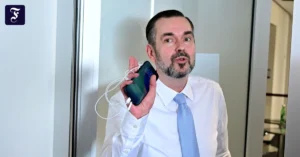 clemens-pig-ein-neuer-manager.webp.webp