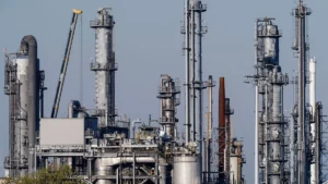 der-chemie-als-drittgroesster-deutschen-industriebranche-nach-dem-auto-und-maschinenbau-setzen-teure.webp