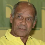 die-brasilianische-fussballlegende-brito-hercules-brito-ruas-aufgenommen-auf-einer-pressekonferenz-i.webp