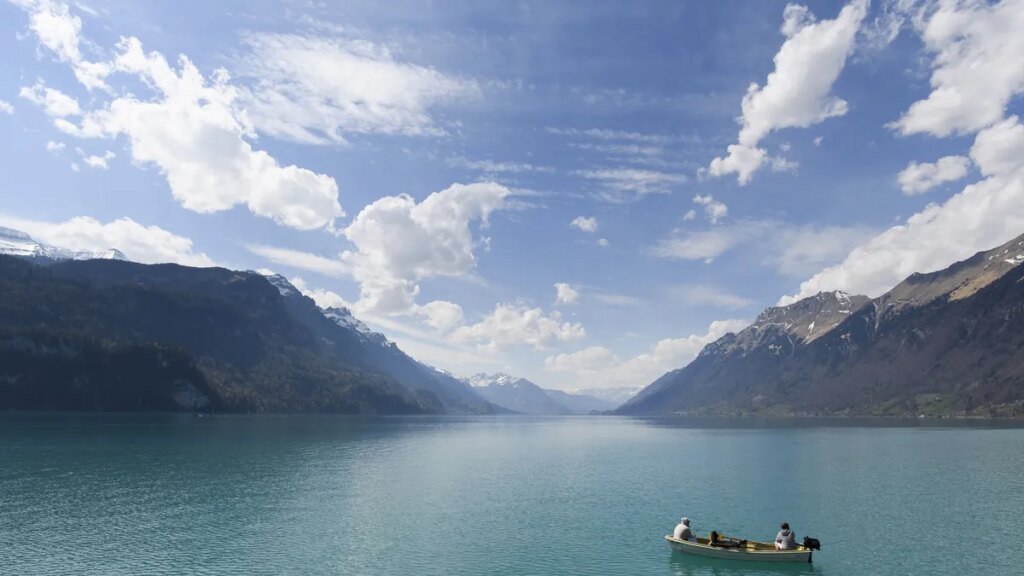 die-ruhe-am-briezersee-ist-nicht-immer-gegeben-iseltwald-leider-unter-besucheransturm-archivbild.jpg
