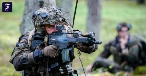 ein-deutscher-soldat-schiesst.webp.webp