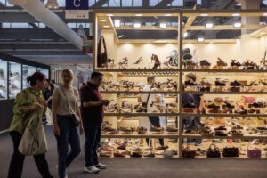 expo_riva_schuh_and_gardabags_comm.jpeg