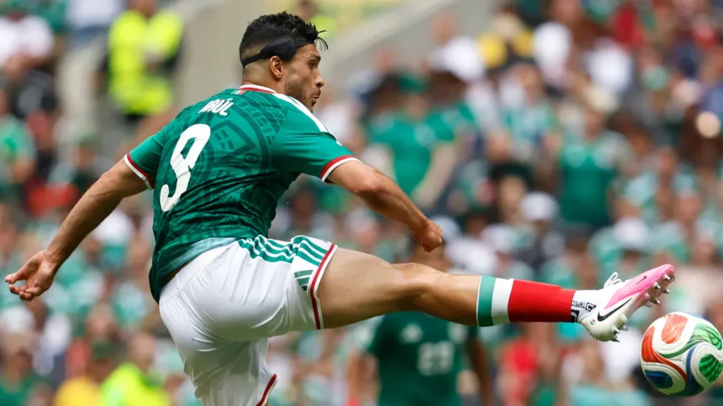 fifa-world-cup-wm-weltmeisterschaft-fussball-2026-group-a-mexico-vs-south-africa-raul-jimenez-of-mex.webp