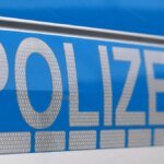 polizei-aufschrift-symbolbild-in-mehreren-bundeslaendern-fiel-der-digitalfunk-aus.jpg